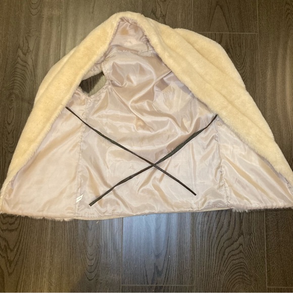 Light Brown Fur Vest - Picture 4 of 6